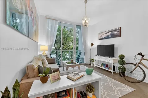 31 SE 5th Street Miami FL 33131