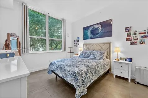 31 SE 5th Street Miami FL 33131