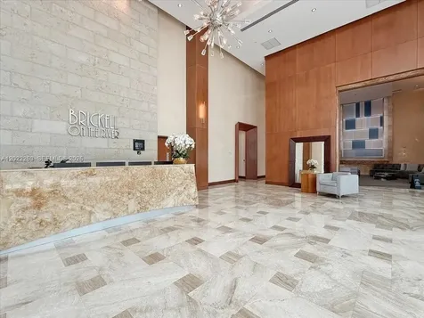 31 SE 5th Street Miami FL 33131
