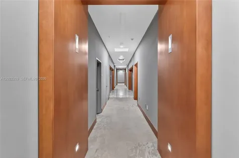 31 SE 5th Street Miami FL 33131