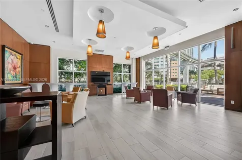 31 SE 5th Street Miami FL 33131