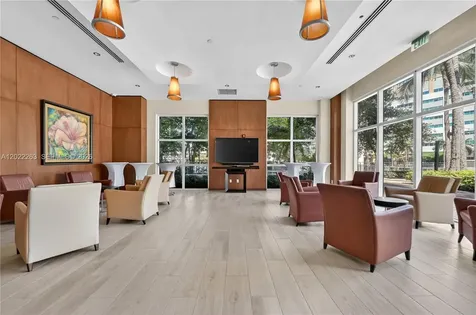 31 SE 5th Street Miami FL 33131