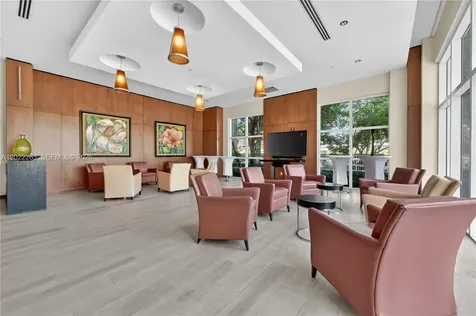 31 SE 5th Street Miami FL 33131