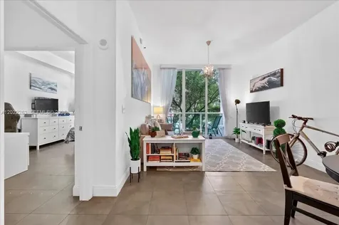 31 SE 5th Street Miami FL 33131