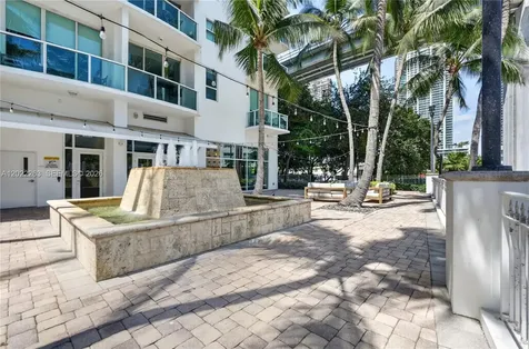 31 SE 5th Street Miami FL 33131