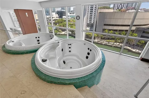 31 SE 5th Street Miami FL 33131