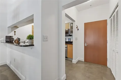 31 SE 5th Street Miami FL 33131