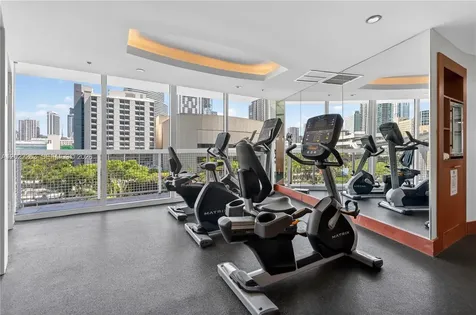 31 SE 5th Street Miami FL 33131