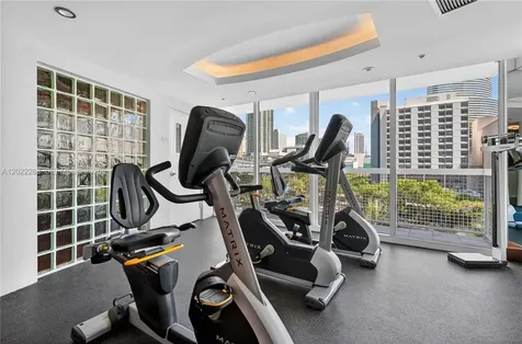 31 SE 5th Street Miami FL 33131