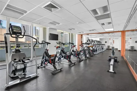 31 SE 5th Street Miami FL 33131