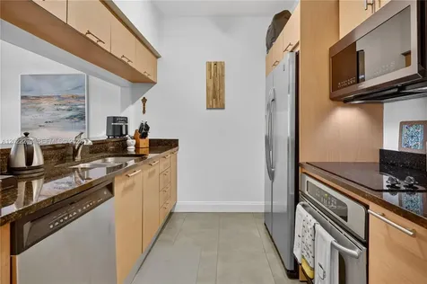 31 SE 5th Street Miami FL 33131