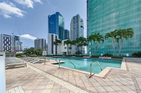31 SE 5th Street Miami FL 33131