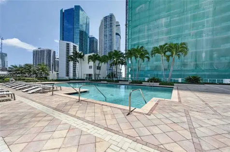 31 SE 5th Street Miami FL 33131