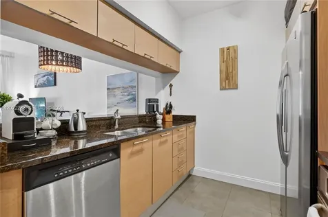 31 SE 5th Street Miami FL 33131
