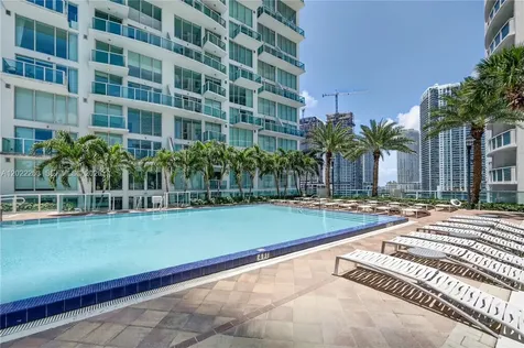 31 SE 5th Street Miami FL 33131