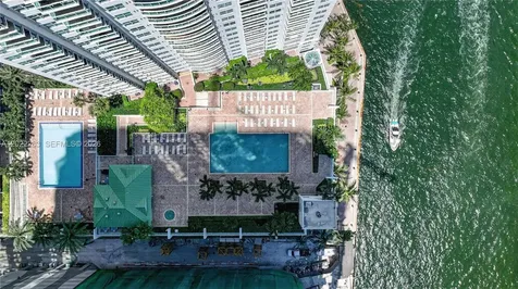 31 SE 5th Street Miami FL 33131
