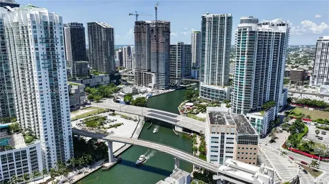 31 SE 5th Street Miami FL 33131