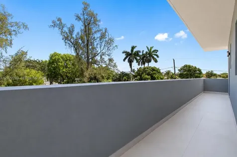 201 NW 14 Way Dania Beach FL 33004