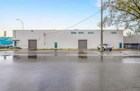 7550 W 2nd Court Hialeah FL 33014