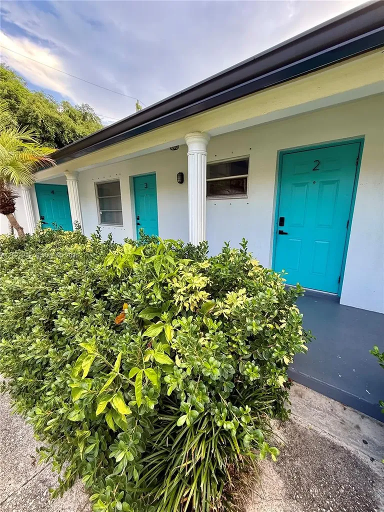 3210 Canal Drive Pompano Beach FL 33062