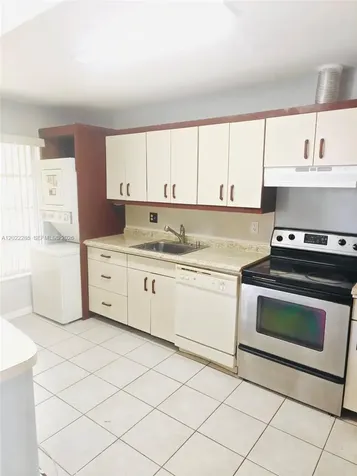 1140 NW 85th Avenue Plantation FL 33322