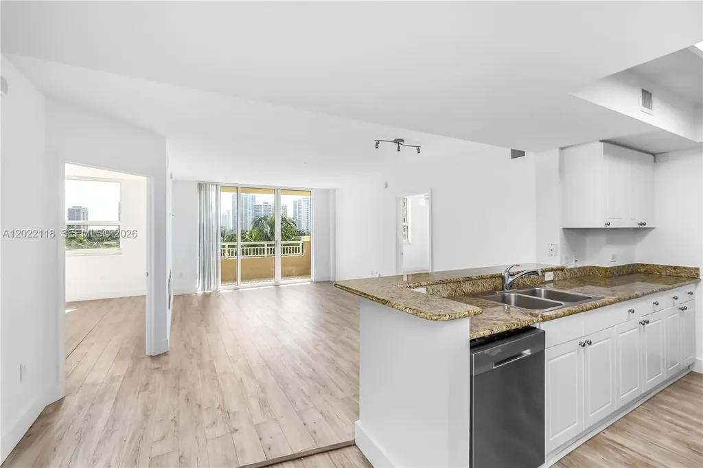 19501 W Country Club Drive Aventura FL 33180