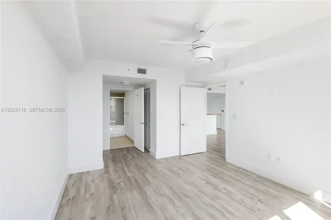 19501 W Country Club Drive Aventura FL 33180