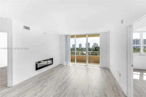 19501 W Country Club Drive Aventura FL 33180
