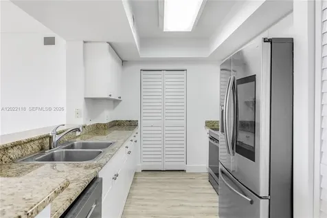 19501 W Country Club Drive Aventura FL 33180