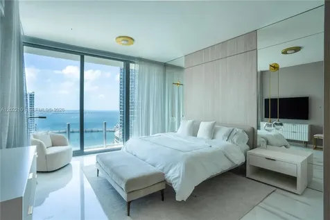 300 Biscayne Boulevard Way Miami FL 33131