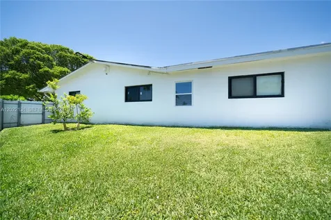 1301 Funston Street Hollywood FL 33019