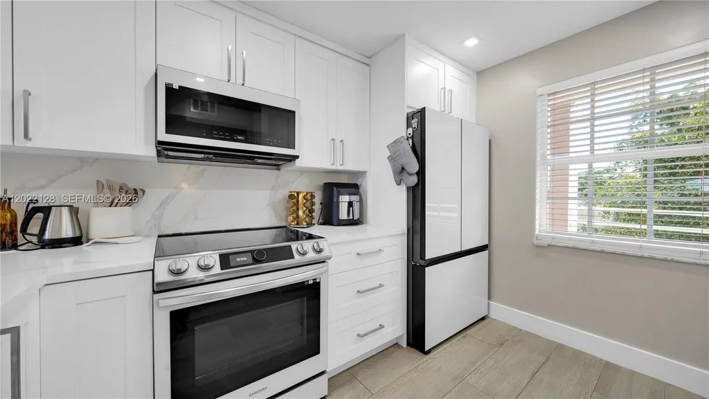 605 Oaks Drive Pompano Beach FL 33069