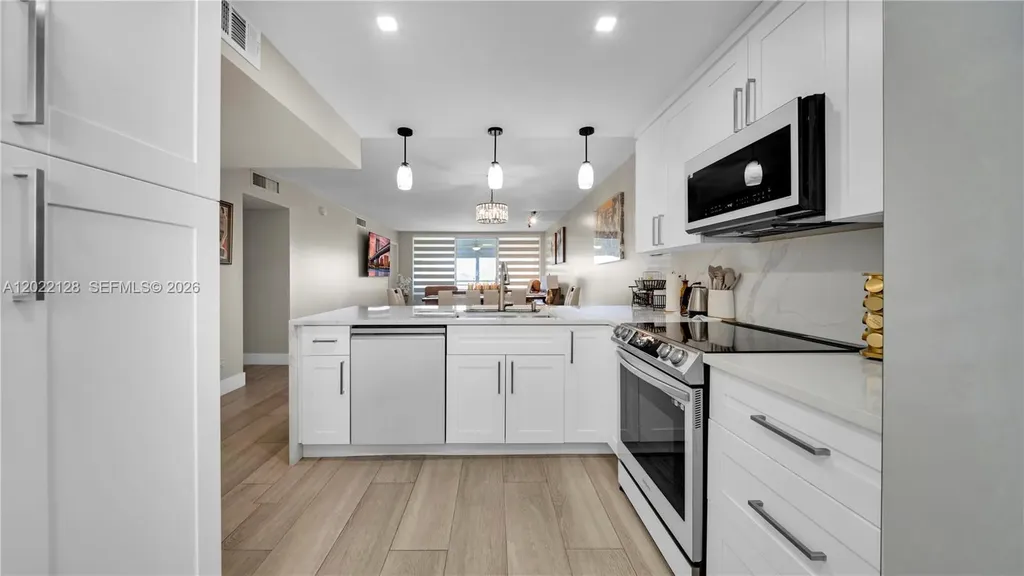 605 Oaks Drive Pompano Beach FL 33069