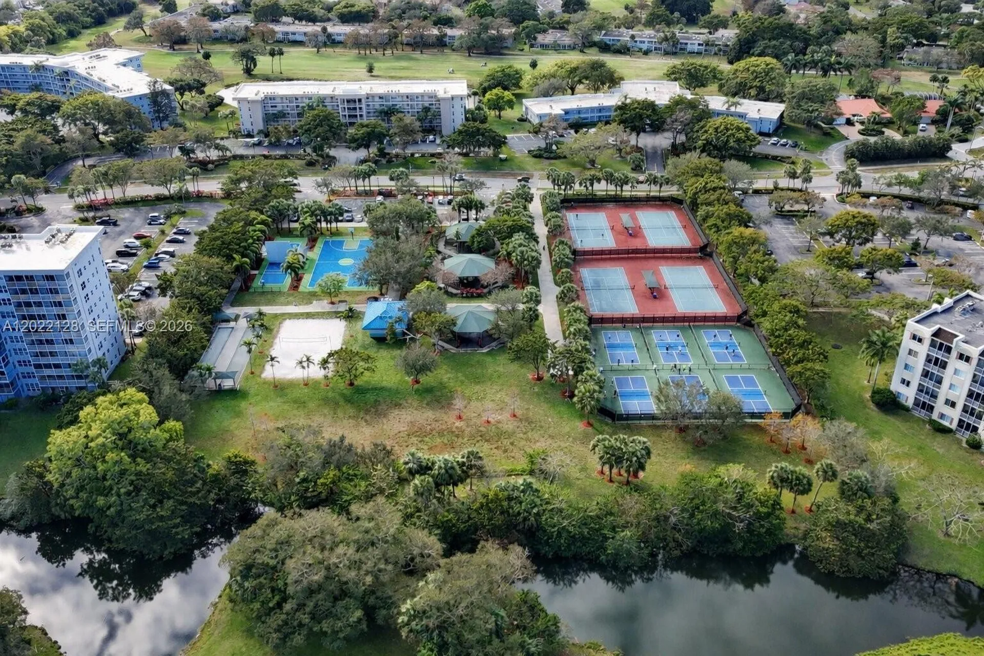 605 Oaks Drive Pompano Beach FL 33069