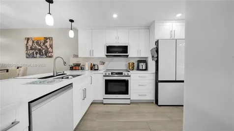 605 Oaks Drive Pompano Beach FL 33069