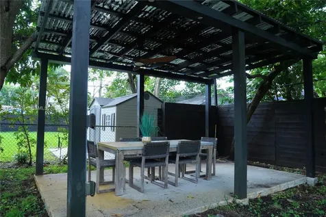 2338 SW 11th Street Miami FL 33135