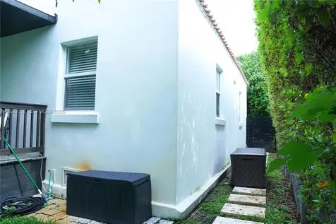 2338 SW 11th Street Miami FL 33135