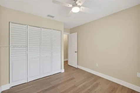 1660 NW 94th Avenue Plantation FL 33322