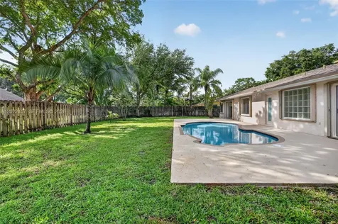 1660 NW 94th Avenue Plantation FL 33322