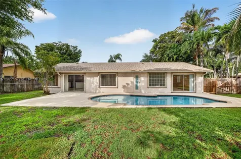1660 NW 94th Avenue Plantation FL 33322