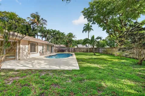 1660 NW 94th Avenue Plantation FL 33322