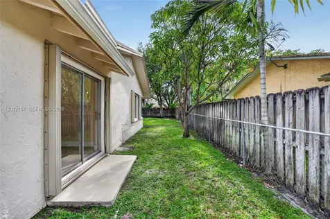 1660 NW 94th Avenue Plantation FL 33322