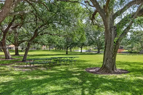 1660 NW 94th Avenue Plantation FL 33322