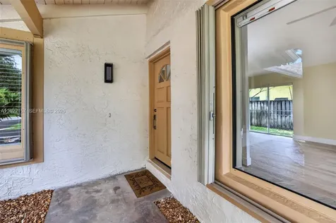 1660 NW 94th Avenue Plantation FL 33322