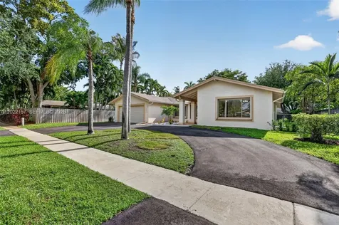 1660 NW 94th Avenue Plantation FL 33322