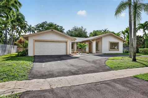 1660 NW 94th Avenue Plantation FL 33322