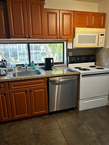 17021 N Bay Road Sunny Isles Beach FL 33160