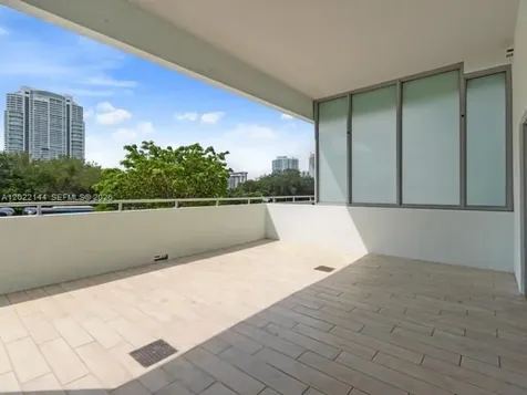 1600 SW 1 Avenue Miami FL 33129