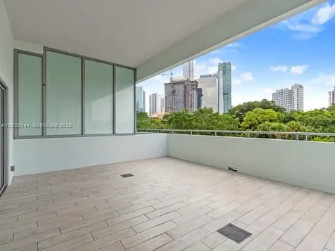 1600 SW 1 Avenue Miami FL 33129
