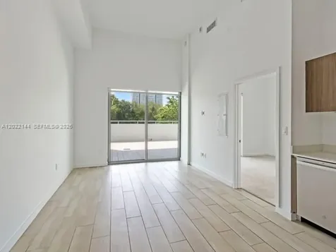 1600 SW 1 Avenue Miami FL 33129